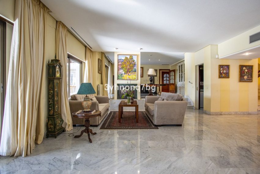 R4631692-Villa-For-Sale-Guadalmina-Baja-Detached-11-Beds-1454-Built-8
