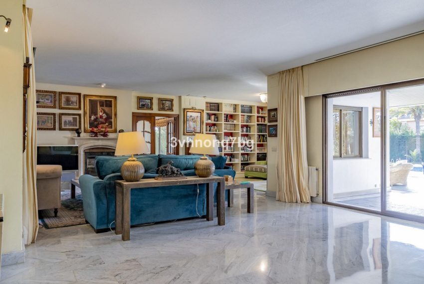 R4631692-Villa-For-Sale-Guadalmina-Baja-Detached-11-Beds-1454-Built-9