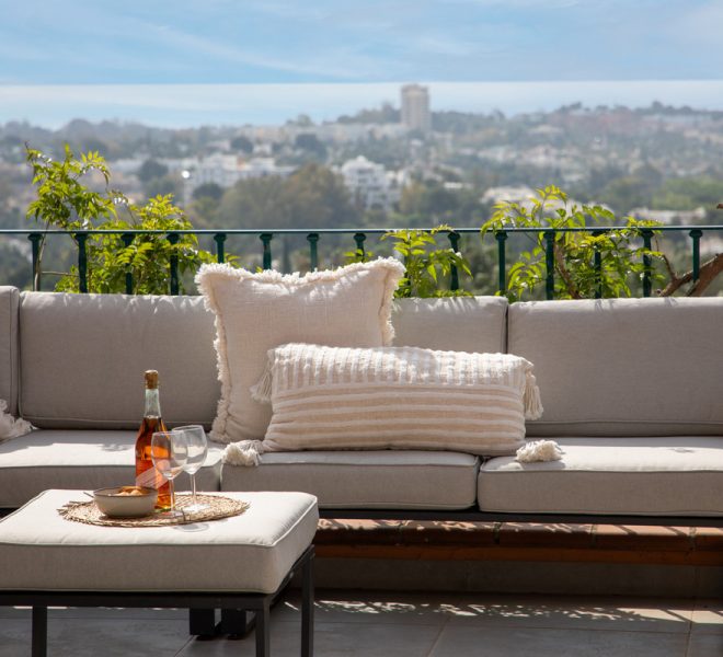 R4633057-Image 1-Penthouse - 3 Beds - 155 Built