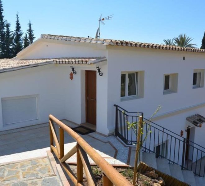 R4653064-Image 1-Detached - 4 Beds - 194 Built
