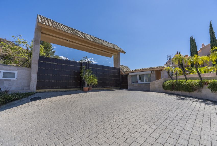 R4673671-Apartment-For-Sale-Nueva-Andalucia-Ground-Floor-1-Beds-90-Built-4