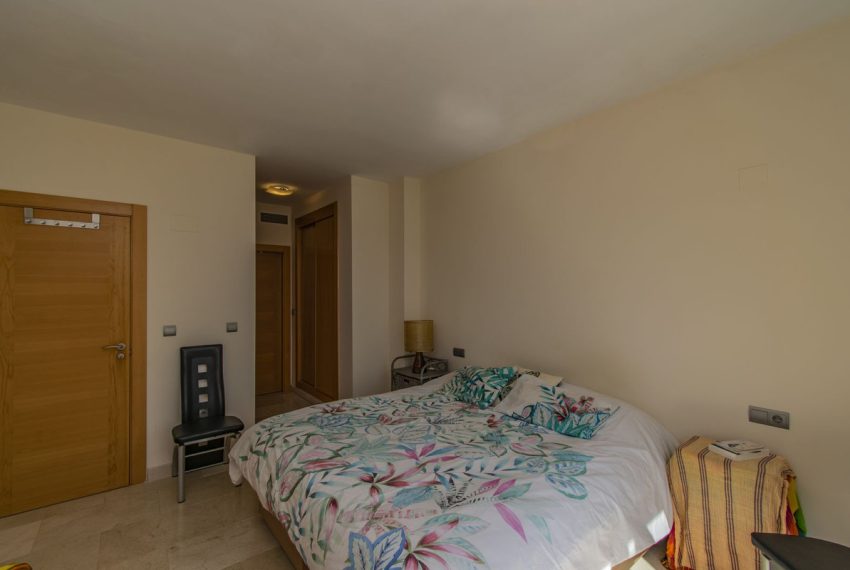 R4674475-Apartment-For-Sale-New-Golden-Mile-Penthouse-3-Beds-132-Built-17