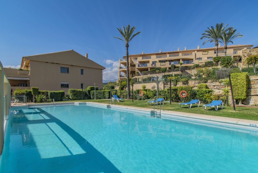 R4674475-Apartment-For-Sale-New-Golden-Mile-Penthouse-3-Beds-132-Built