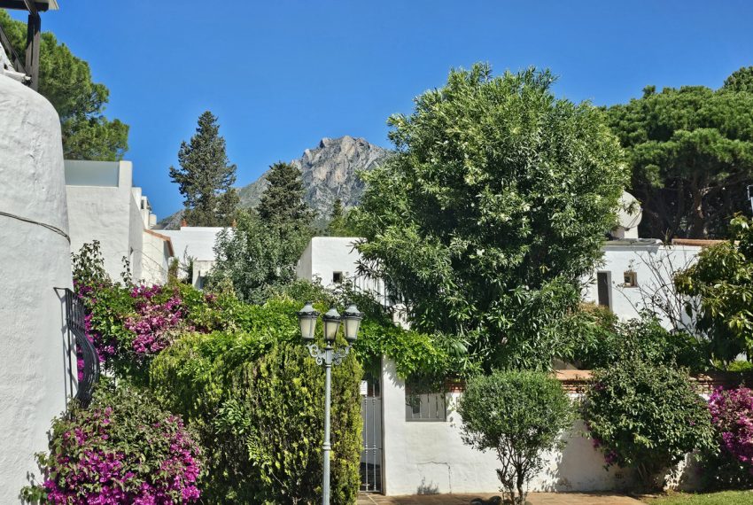 R4690084-Villa-For-Sale-Sierra-Blanca-Detached-3-Beds-166-Built-19