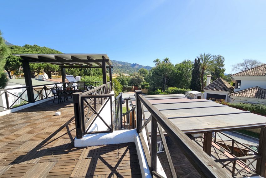 R4690084-Villa-For-Sale-Sierra-Blanca-Detached-3-Beds-166-Built-2