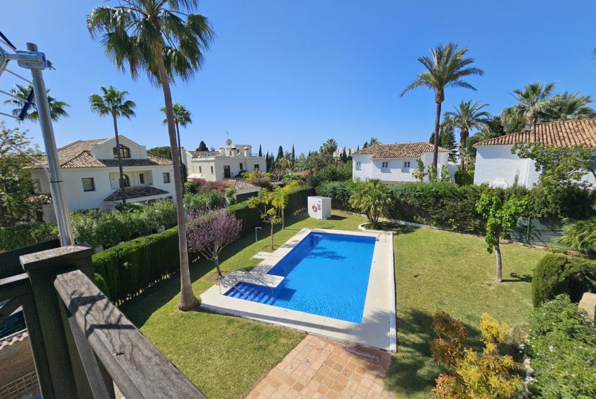 R4690084-Villa-For-Sale-Sierra-Blanca-Detached-3-Beds-166-Built