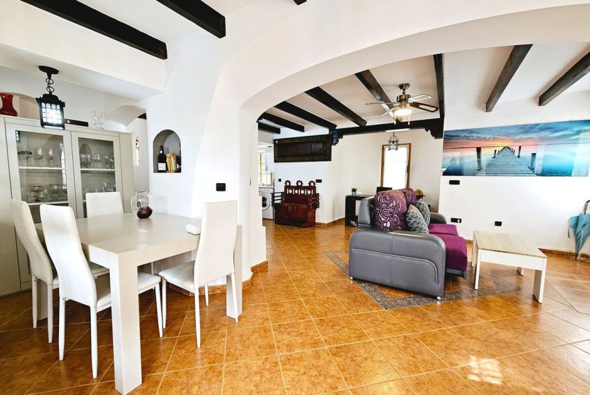 R4690084-Villa-For-Sale-Sierra-Blanca-Detached-3-Beds-166-Built-9