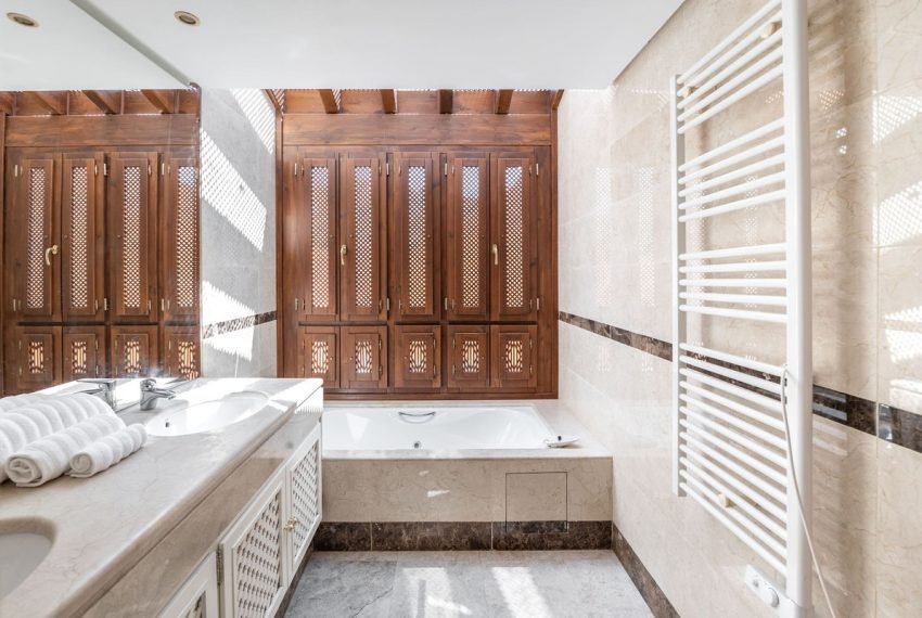R4690954-Apartment-For-Sale-Nueva-Andalucia-Penthouse-Duplex-2-Beds-165-Built-13
