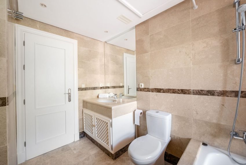 R4690954-Apartment-For-Sale-Nueva-Andalucia-Penthouse-Duplex-2-Beds-165-Built-17