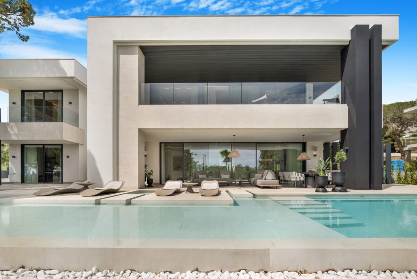 R4733845-Villa-For-Sale-The-Golden-Mile-Detached-5-Beds-813-Built-1