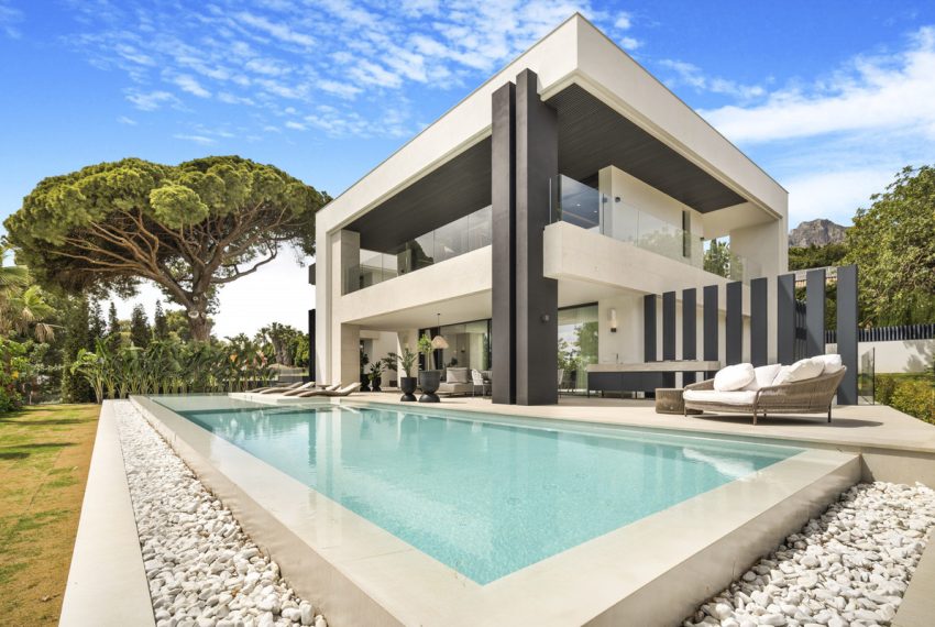 R4733845-Villa-For-Sale-The-Golden-Mile-Detached-5-Beds-813-Built-2