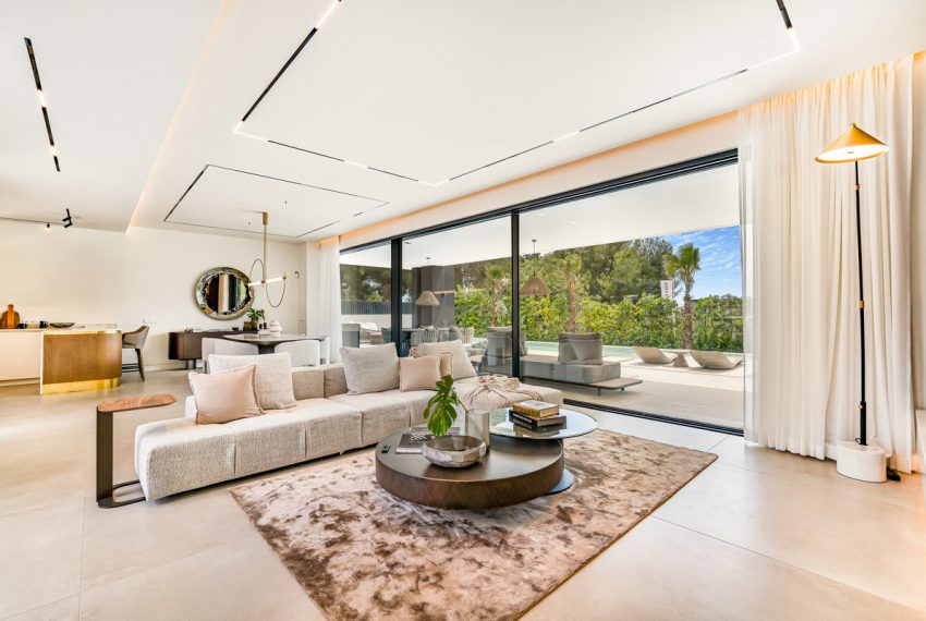 R4733845-Villa-For-Sale-The-Golden-Mile-Detached-5-Beds-813-Built-4