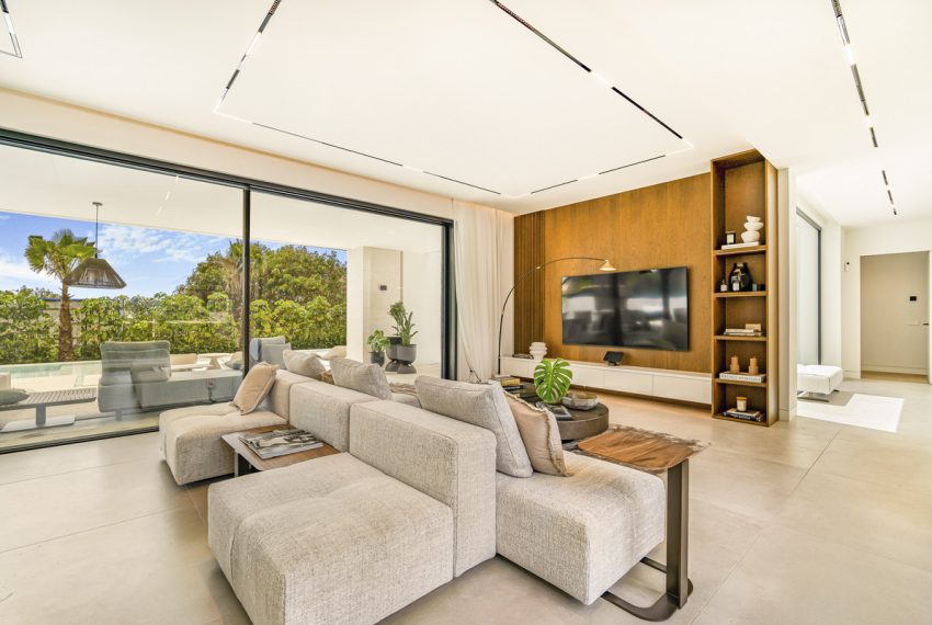R4733845-Villa-For-Sale-The-Golden-Mile-Detached-5-Beds-813-Built-5