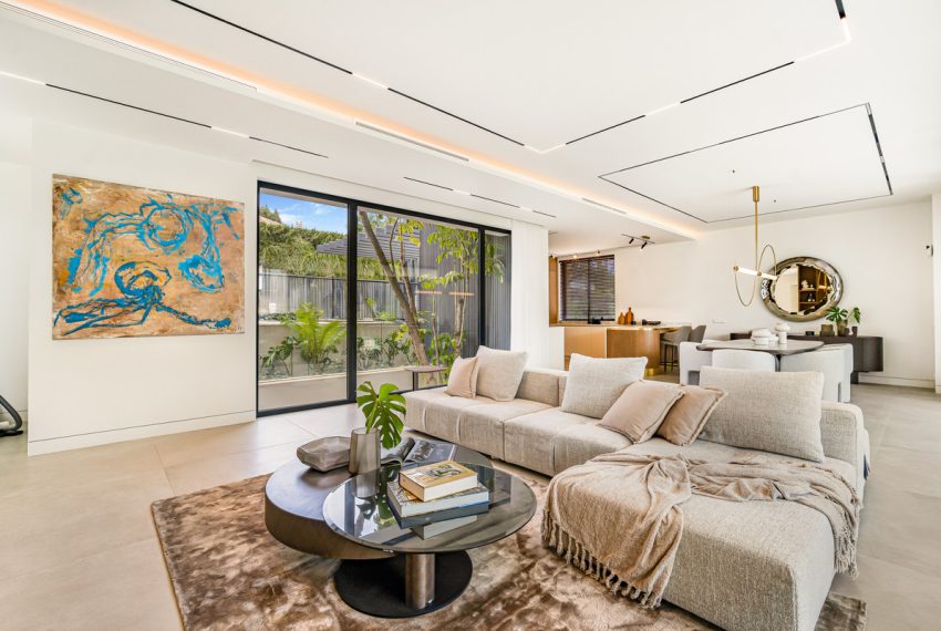 R4733845-Villa-For-Sale-The-Golden-Mile-Detached-5-Beds-813-Built-6