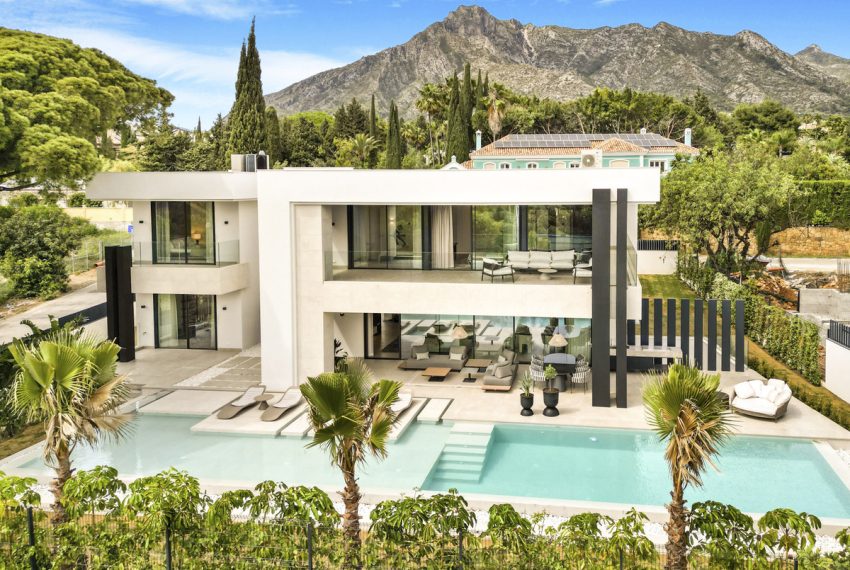 R4733845-Villa-For-Sale-The-Golden-Mile-Detached-5-Beds-813-Built