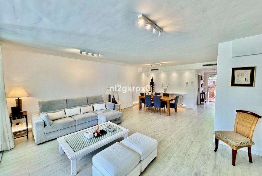 R4746682-Townhouse-For-Sale-The-Golden-Mile-Terraced-5-Beds-305-Built-11