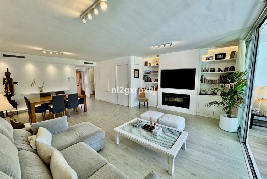 R4746682-Townhouse-For-Sale-The-Golden-Mile-Terraced-5-Beds-305-Built-13