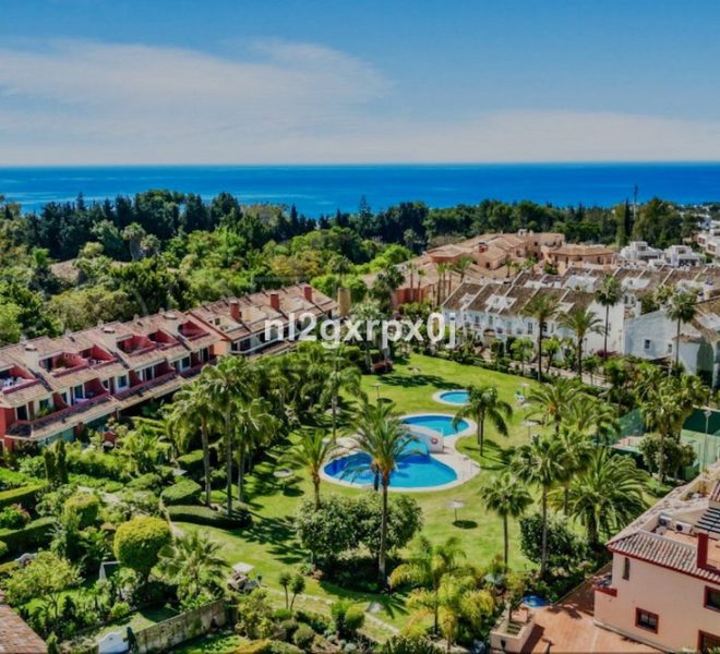 R4746682-Image 1-Terraced - 5 Beds - 305 Built