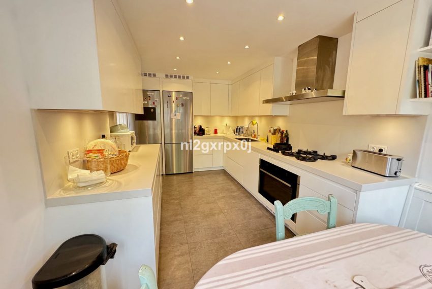 R4746682-Townhouse-For-Sale-The-Golden-Mile-Terraced-5-Beds-305-Built-8