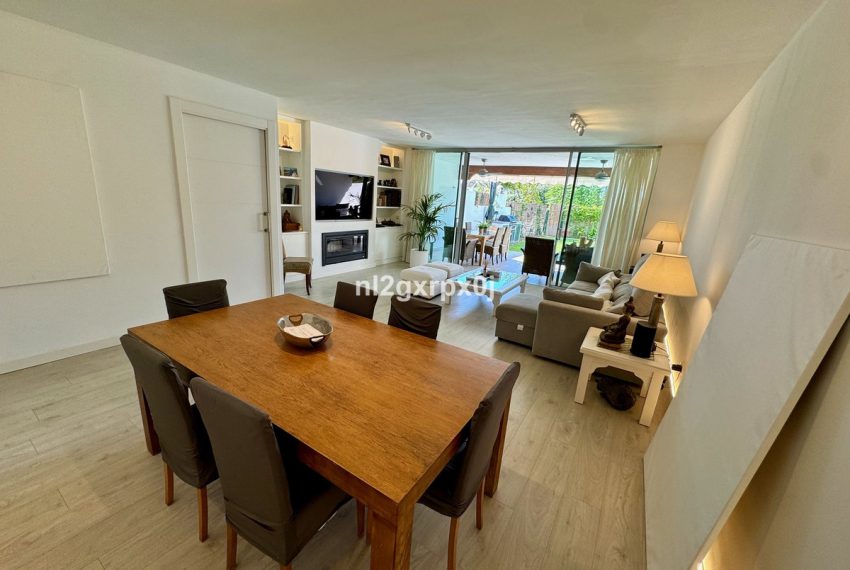 R4746682-Townhouse-For-Sale-The-Golden-Mile-Terraced-5-Beds-305-Built-9