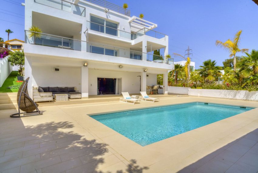 R4747489-Villa-For-Sale-El-Rosario-Detached-5-Beds-323-Built-2