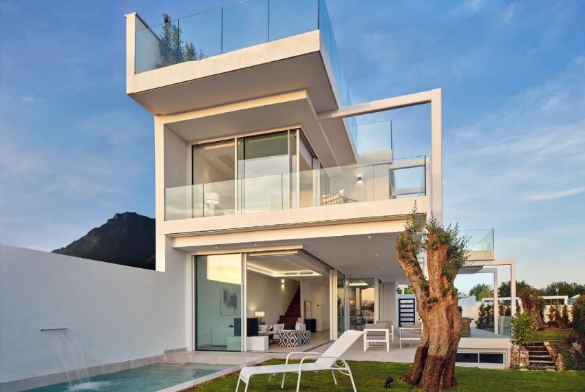 R4748425-Villa-For-Sale-Marbella-Detached-3-Beds-456-Built-1