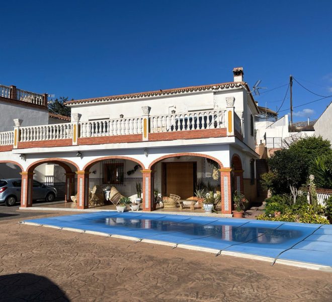 R4752859-Image 1-Detached - 4 Beds - 200 Built