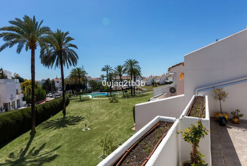 R4765873-Apartment-For-Sale-Nueva-Andalucia-Penthouse-2-Beds-119-Built
