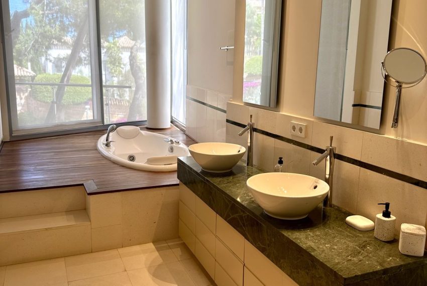 R4767175-Villa-For-Sale-Sierra-Blanca-Semi-Detached-2-Beds-260-Built-12