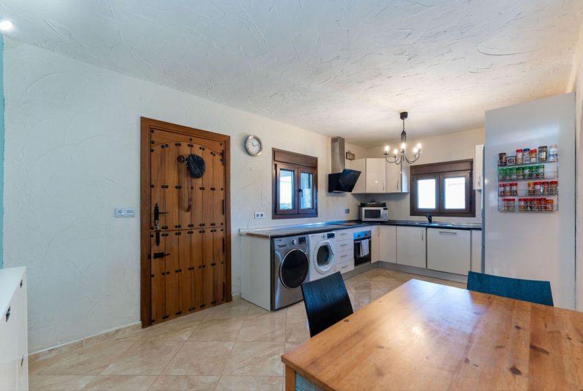 R4775524-Villa-For-Sale-Coin-Detached-3-Beds-119-Built-4
