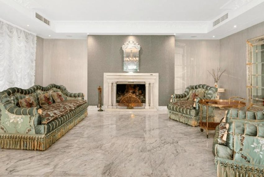 R4788610-Villa-For-Sale-The-Golden-Mile-Detached-8-Beds-1385-Built-4