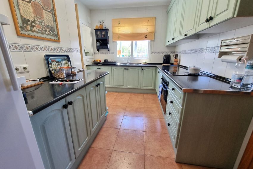 R4808389-Townhouse-For-Sale-San-Pedro-de-Alcantara-Terraced-4-Beds-178-Built-2
