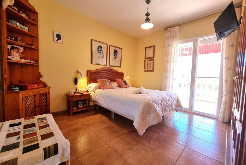 R4808389-Townhouse-For-Sale-San-Pedro-de-Alcantara-Terraced-4-Beds-178-Built-3