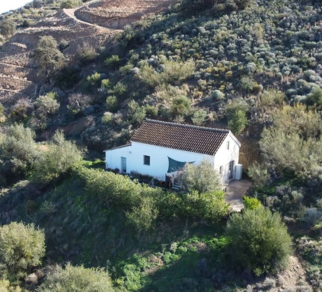 R4815469-Image 1-Finca - 4 Beds - 145 Built