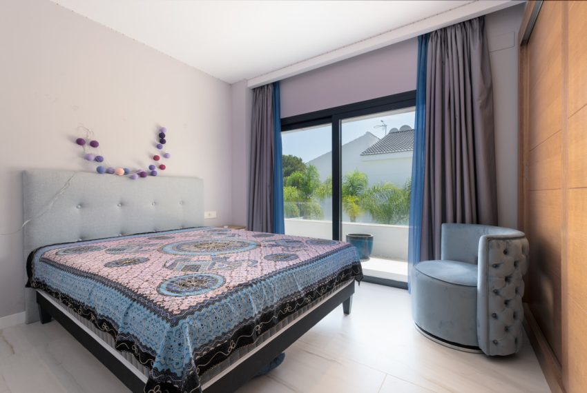 R4821247-Villa-For-Sale-Nueva-Andalucia-Detached-5-Beds-311-Built-11