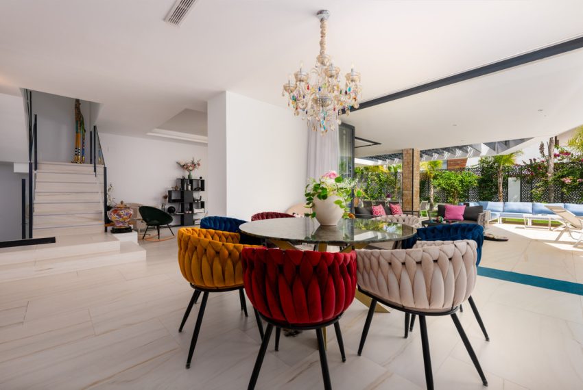 R4821247-Villa-For-Sale-Nueva-Andalucia-Detached-5-Beds-311-Built-3