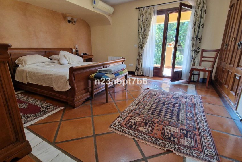 R4826956-Villa-For-Sale-Cortijo-Blanco-Detached-5-Beds-300-Built-16