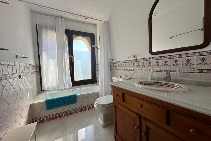 R4830925-Villa-For-Sale-San-Pedro-de-Alcantara-Detached-5-Beds-300-Built-15