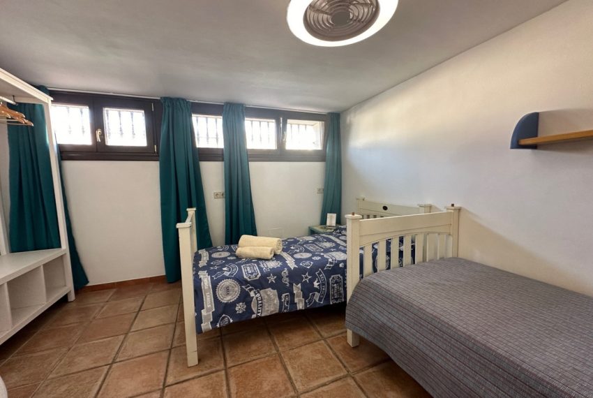 R4830925-Villa-For-Sale-San-Pedro-de-Alcantara-Detached-5-Beds-300-Built-17