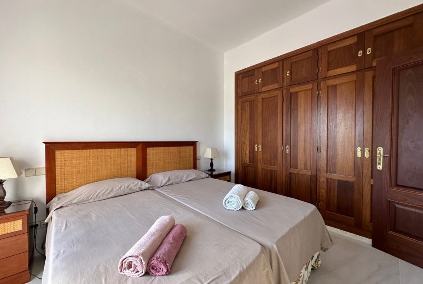 R4830925-Villa-For-Sale-San-Pedro-de-Alcantara-Detached-5-Beds-300-Built-5