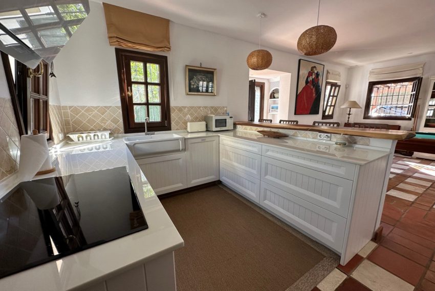 R4830925-Villa-For-Sale-San-Pedro-de-Alcantara-Detached-5-Beds-300-Built-6