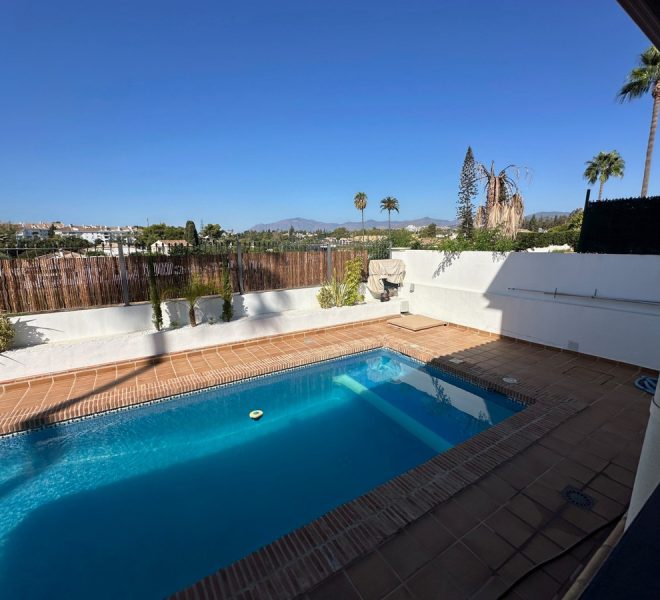 R4830925-Image 1-Detached - 5 Beds - 300 Built