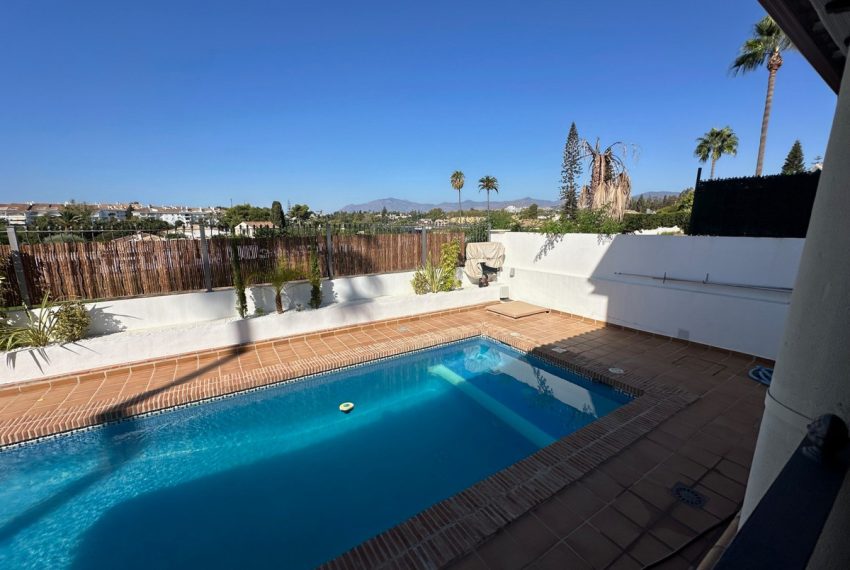 R4830925-Villa-For-Sale-San-Pedro-de-Alcantara-Detached-5-Beds-300-Built