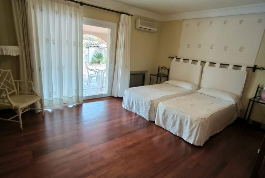 R4837123-Villa-For-Sale-Guadalmina-Alta-Detached-4-Beds-448-Built-2