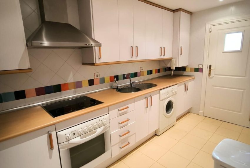 R4837123-Villa-For-Sale-Guadalmina-Alta-Detached-4-Beds-448-Built-3