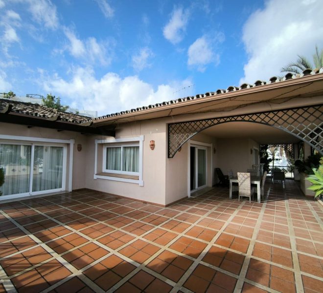 R4837123-Image 1-Detached - 4 Beds - 448 Built