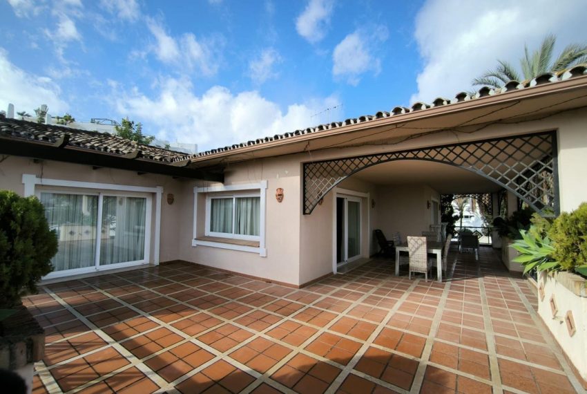 R4837123-Villa-For-Sale-Guadalmina-Alta-Detached-4-Beds-448-Built