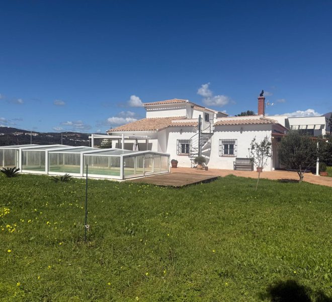 R4838959-Image 1-Detached - 4 Beds - 245 Built
