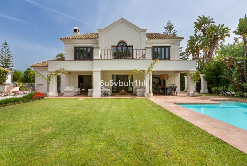 R4841407-Villa-For-Sale-Estepona-Detached-6-Beds-647-Built-1