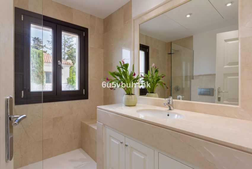 R4841407-Villa-For-Sale-Estepona-Detached-6-Beds-647-Built-10